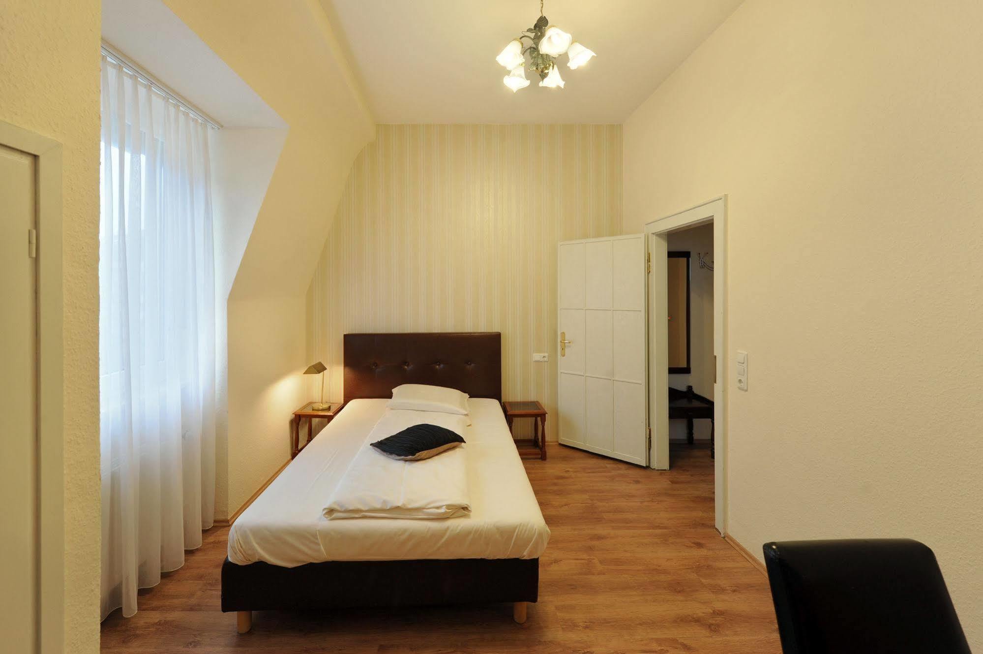 Fair Hotel Villa Diana Франкфурт на Майн Екстериор снимка